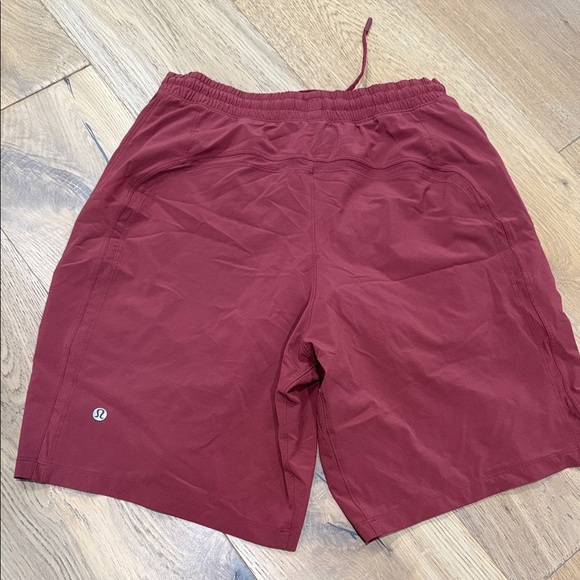 lululemon Pace Breaker lined Shorts in Burgundy - Picture 2 of 6